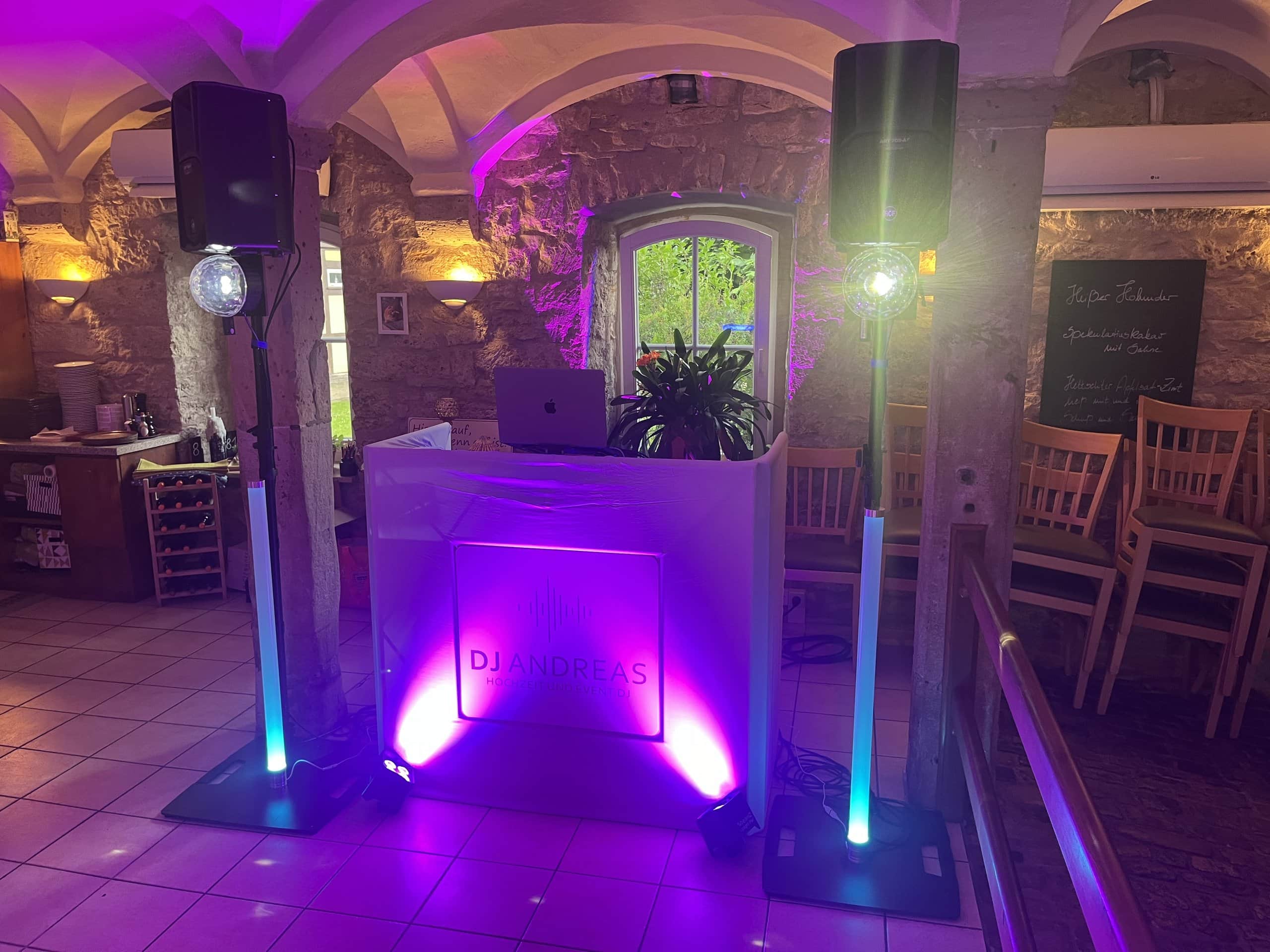 Setup von DJ Andreas auf einer Hochzeit